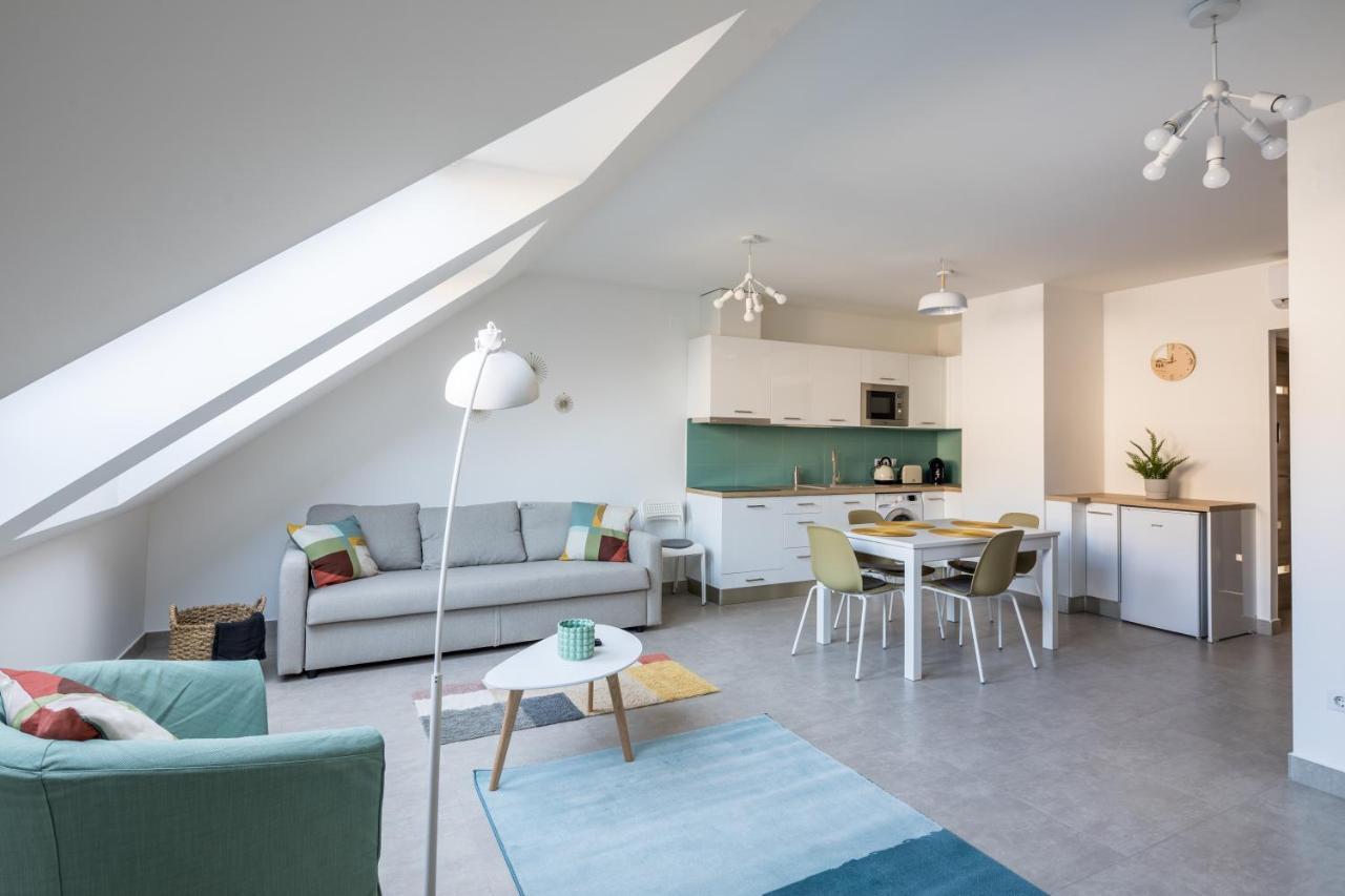 Stafetahaz Apartmanok Vac Bagian luar foto