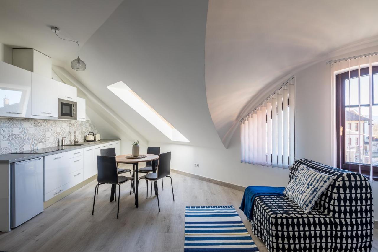 Stafetahaz Apartmanok Vac Bagian luar foto