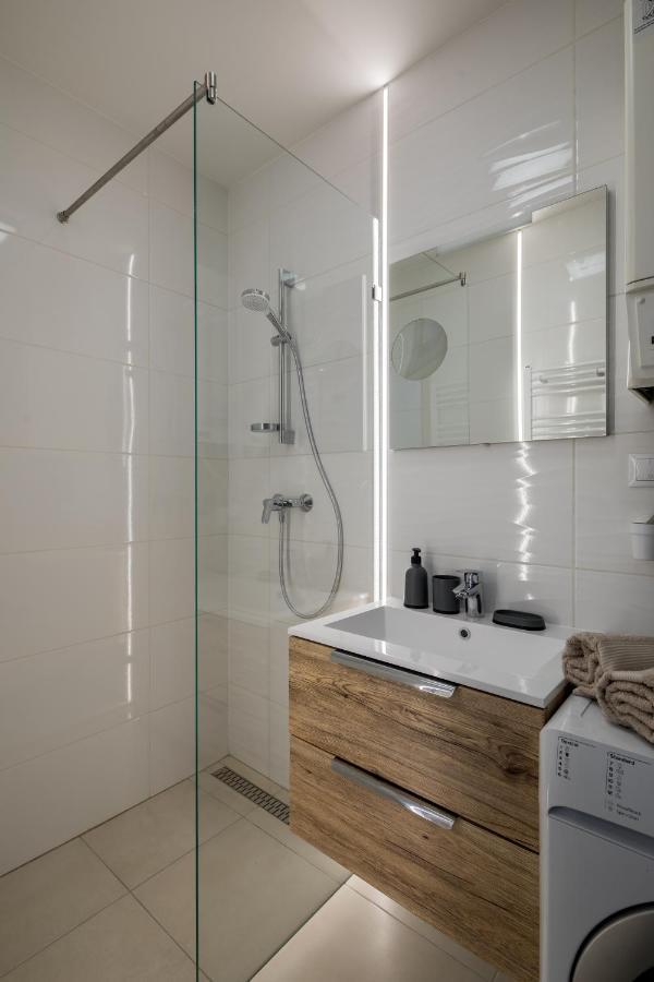 Stafetahaz Apartmanok Vac Bagian luar foto