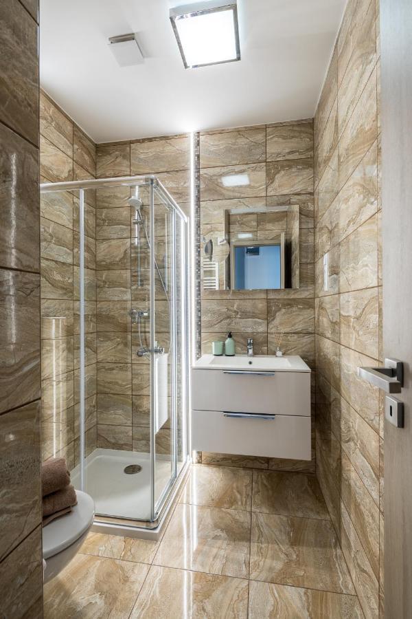Stafetahaz Apartmanok Vac Bagian luar foto