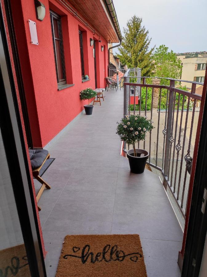 Stafetahaz Apartmanok Vac Bagian luar foto