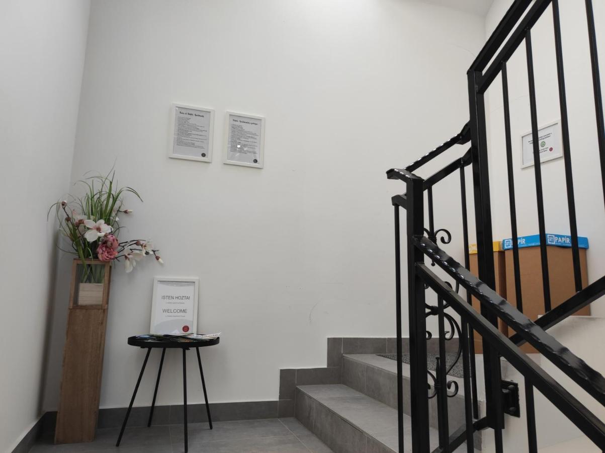 Stafetahaz Apartmanok Vac Bagian luar foto