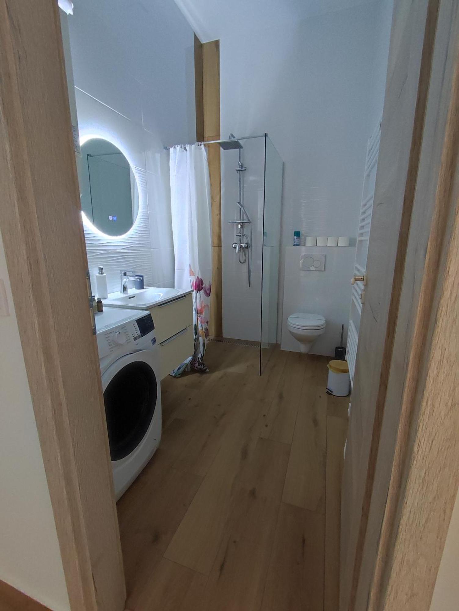 Stafetahaz Apartmanok Vac Bagian luar foto