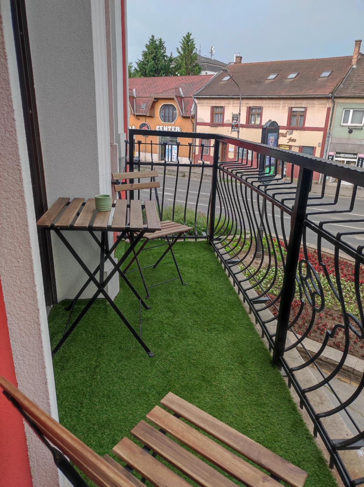 Stafetahaz Apartmanok Vac Bagian luar foto